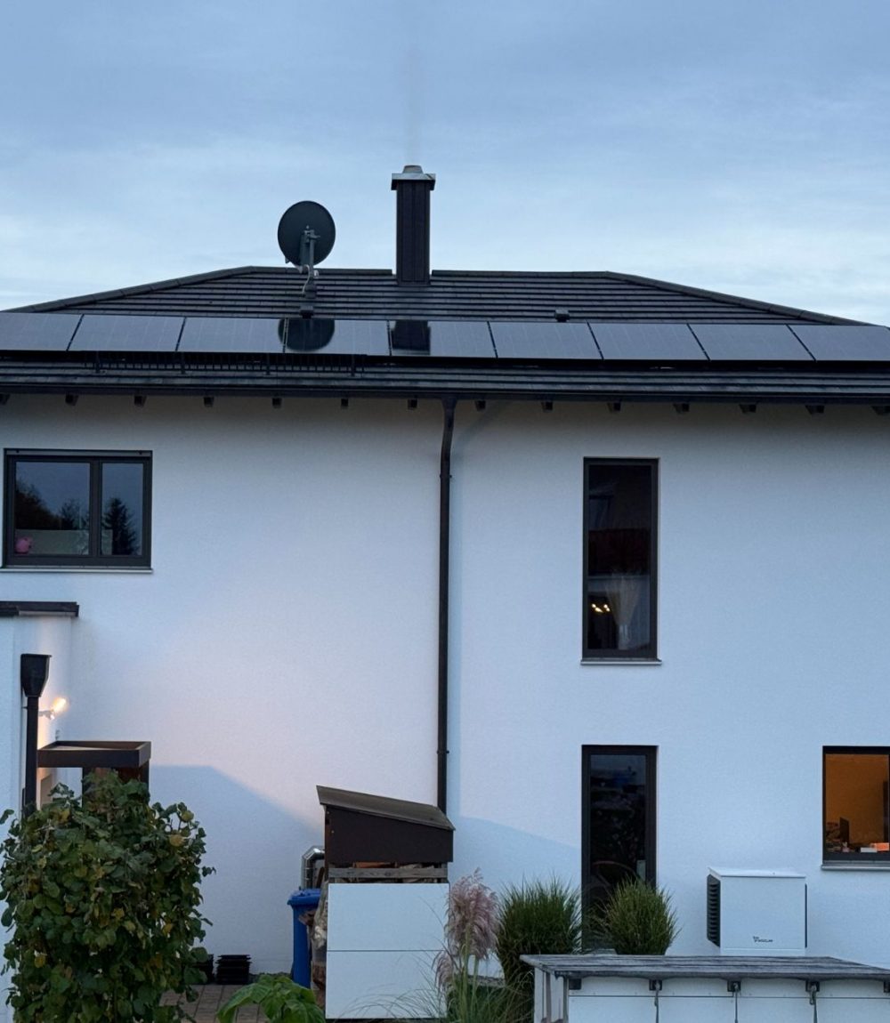 Photovoltaikanlage inklusive Batteriespeicher und Wallbox in Ihrlerstein 2