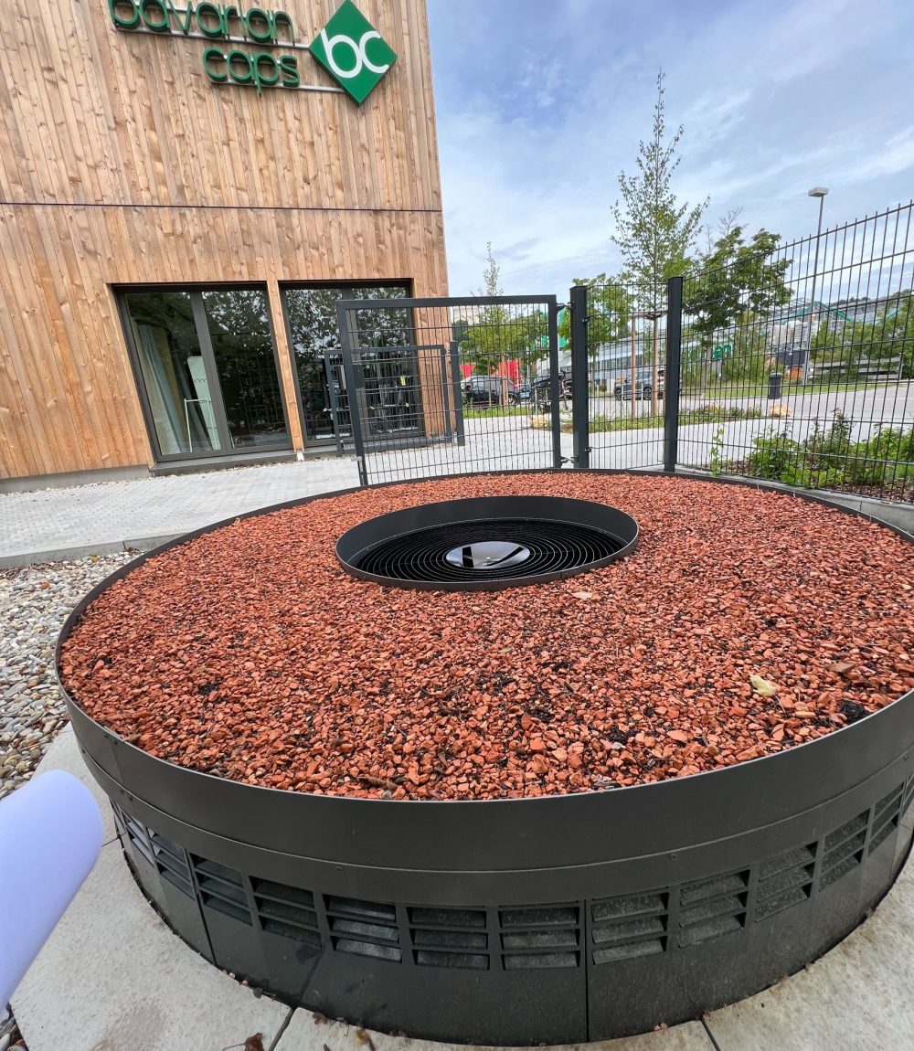 Wärmepumpe von Envola bei Bavarian Caps in Kelheim 3