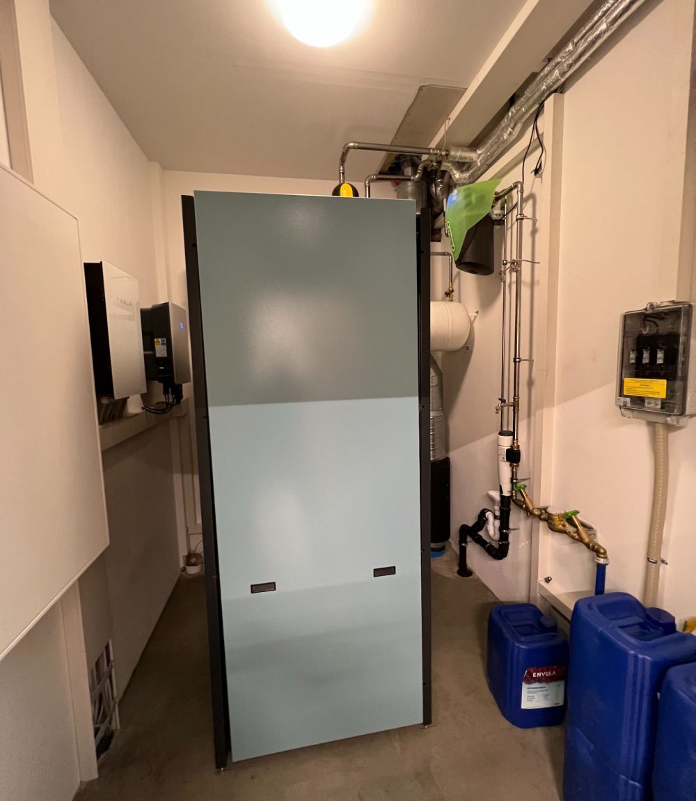 Wärmepumpe von Envola bei Bavarian Caps in Kelheim 4